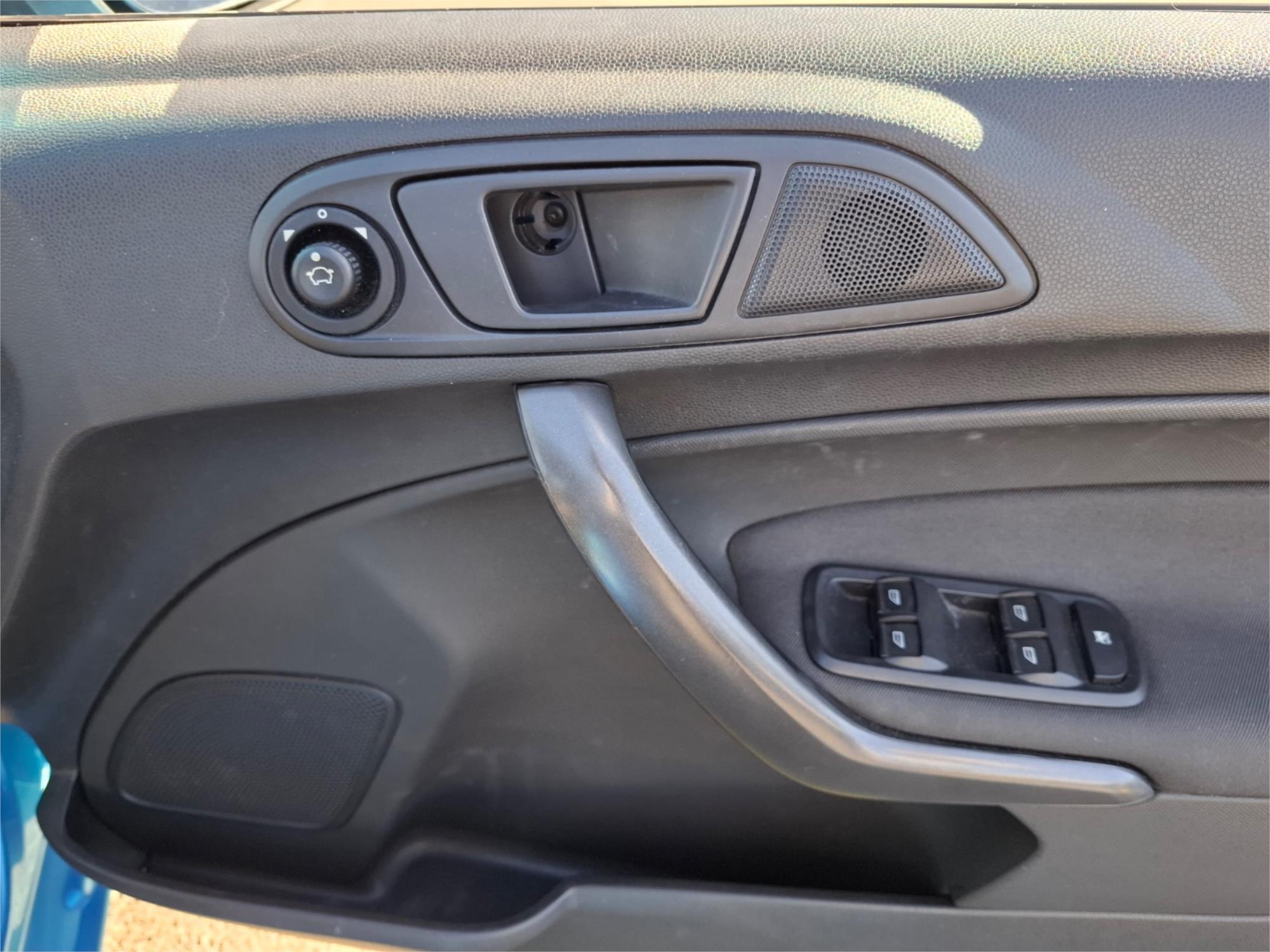 2014 FORD FIESTA WZ AMBIENTE 6 SP AUTOMATIC 5D HATCHBACK