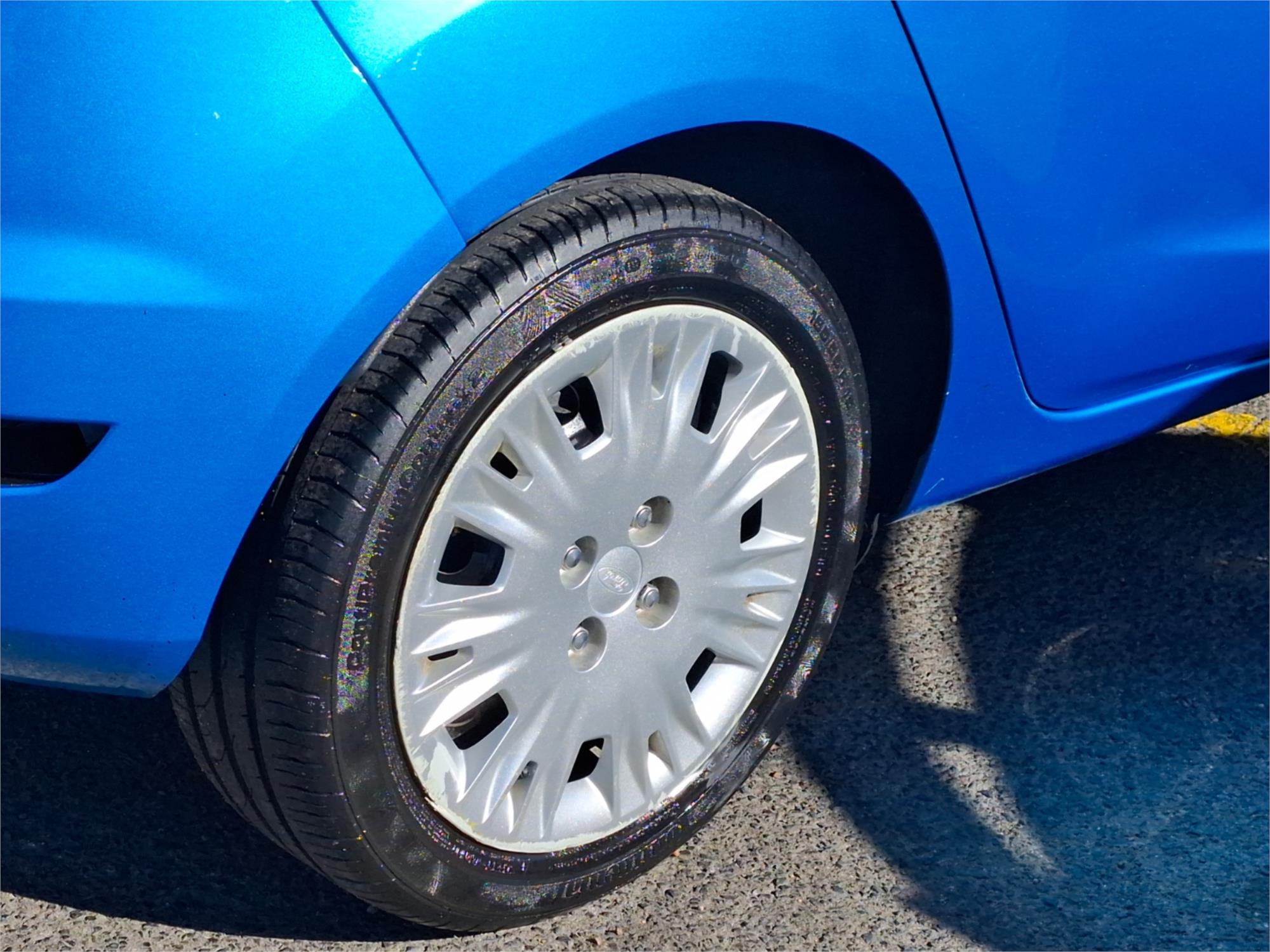 2014 FORD FIESTA WZ AMBIENTE 6 SP AUTOMATIC 5D HATCHBACK