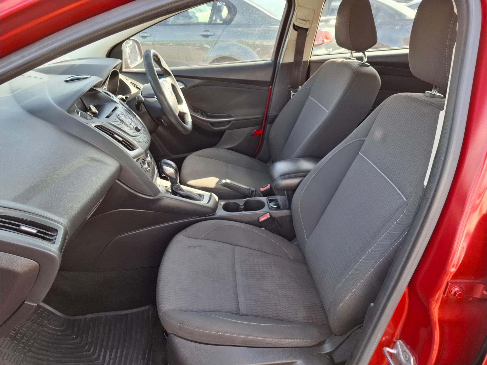 2014 FORD FOCUS LW MK2 MY14 TREND 6 SP AUTOMATIC 5D HATCHBACK