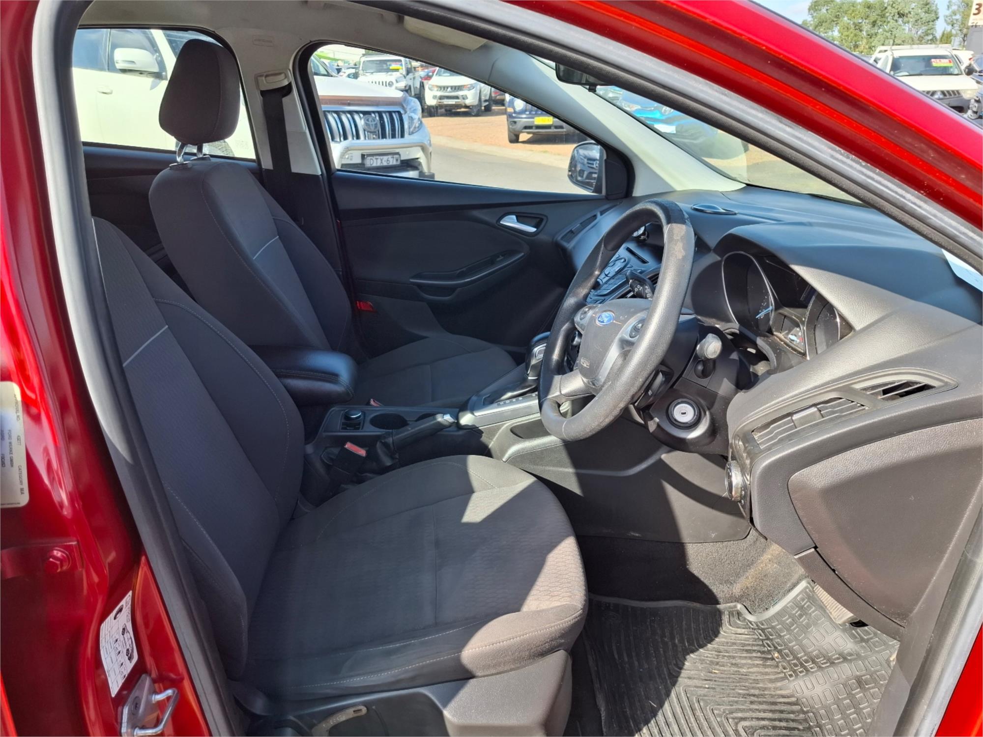 2014 FORD FOCUS LW MK2 MY14 TREND 6 SP AUTOMATIC 5D HATCHBACK