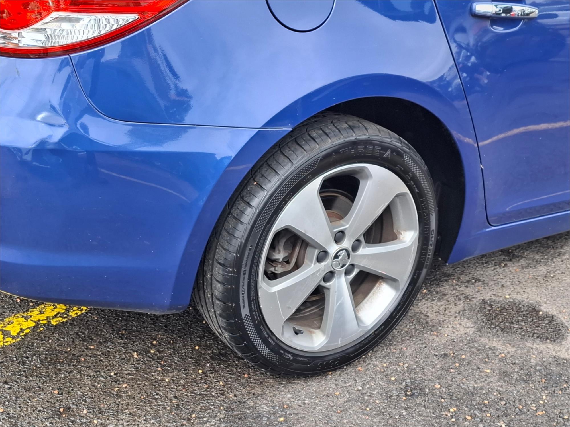 2016 HOLDEN CRUZE JH MY16 Z-SERIES 6 SP AUTOMATIC 5D HATCHBACK