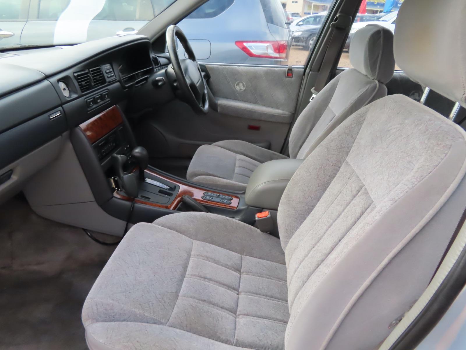 1998 HOLDEN STATESMAN VS II AUTOMATIC SEDAN
