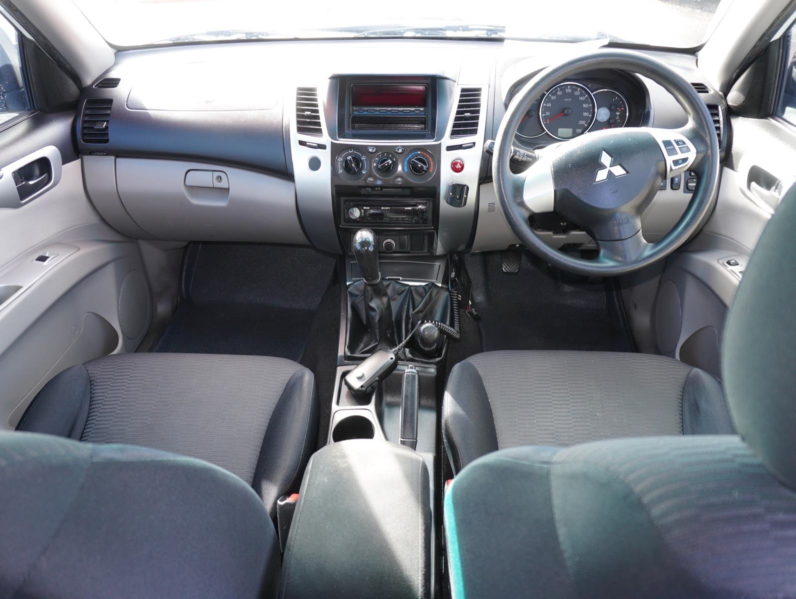 2013 MITSUBISHI CHALLENGER PB (KH) MANUAL WAGON