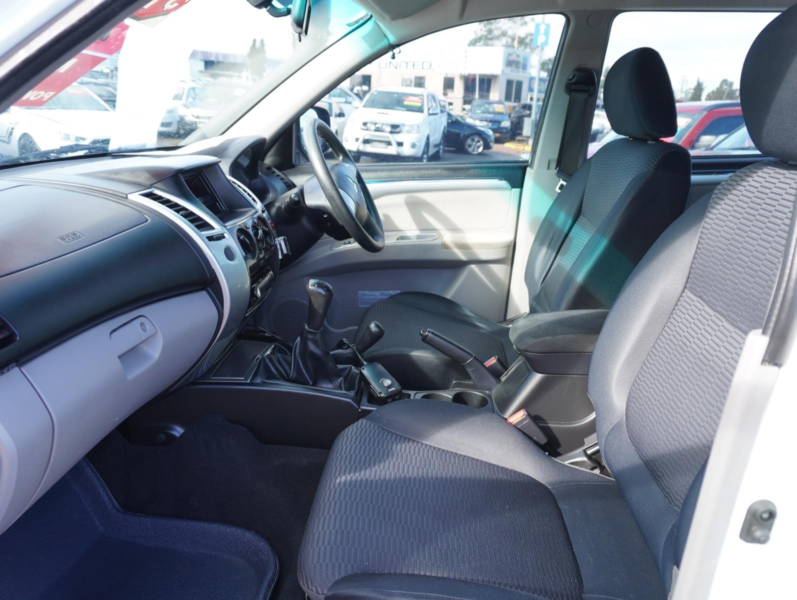 2013 MITSUBISHI CHALLENGER PB (KH) MANUAL WAGON