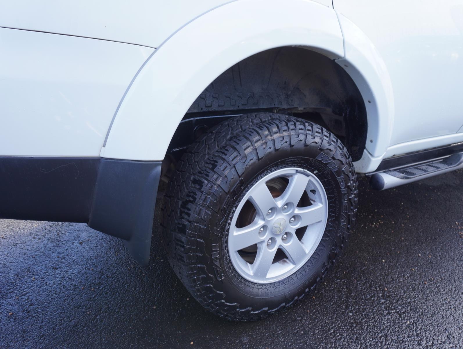 2013 MITSUBISHI CHALLENGER PB (KH) MANUAL WAGON