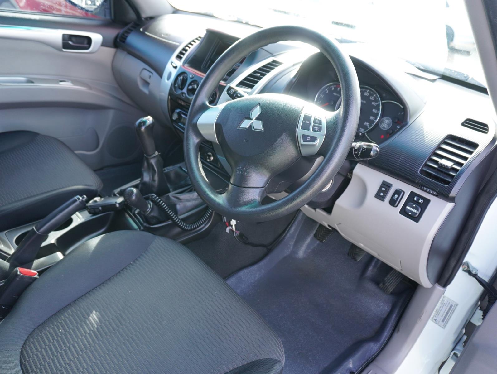 2013 MITSUBISHI CHALLENGER PB (KH) MANUAL WAGON