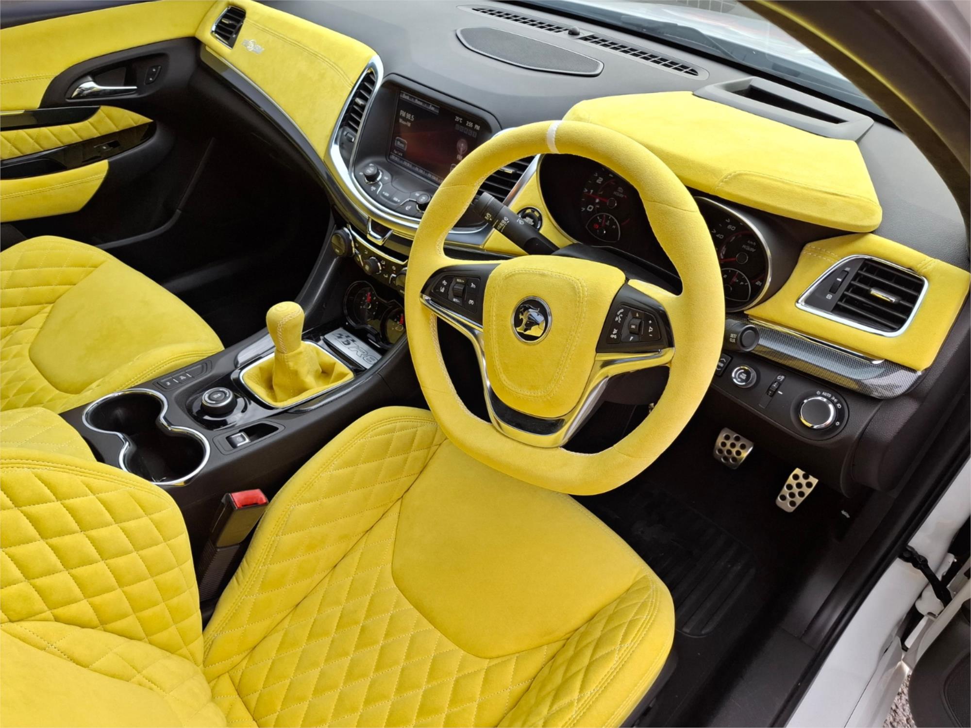 2013 HSV MALOO GEN F R8 6 SP MANUAL UTILITY