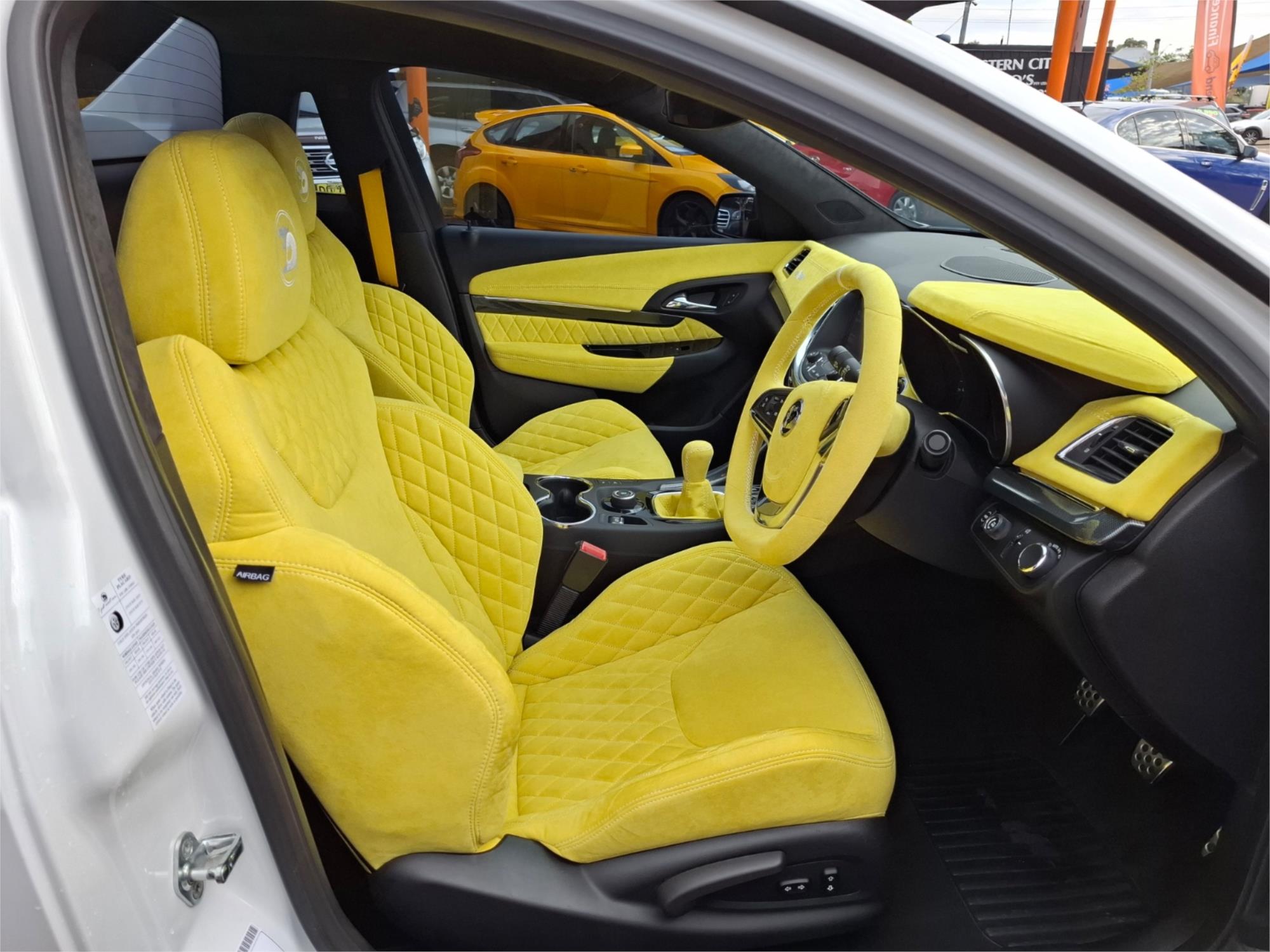 2013 HSV MALOO GEN F R8 6 SP MANUAL UTILITY