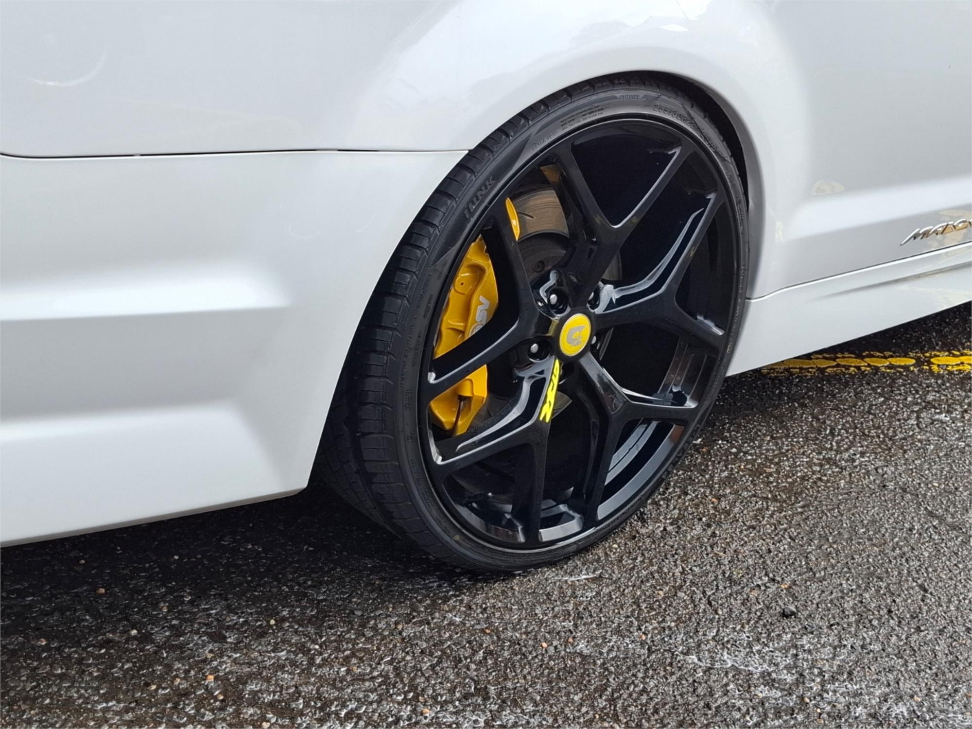 2013 HSV MALOO GEN F R8 6 SP MANUAL UTILITY