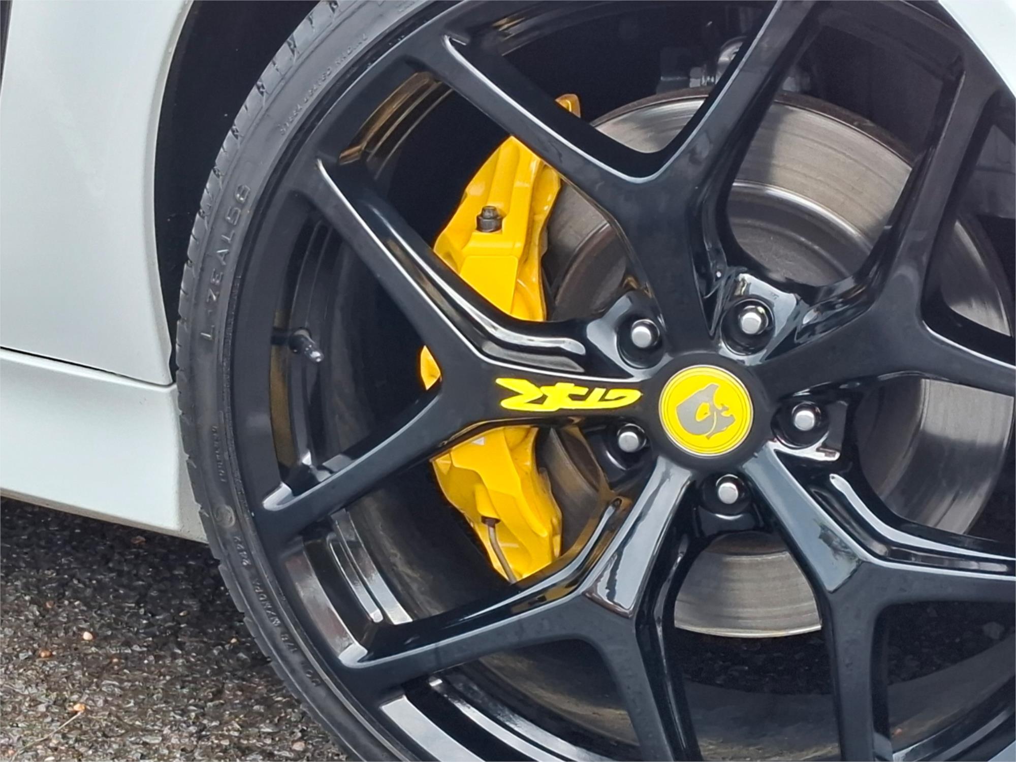 2013 HSV MALOO GEN F R8 6 SP MANUAL UTILITY
