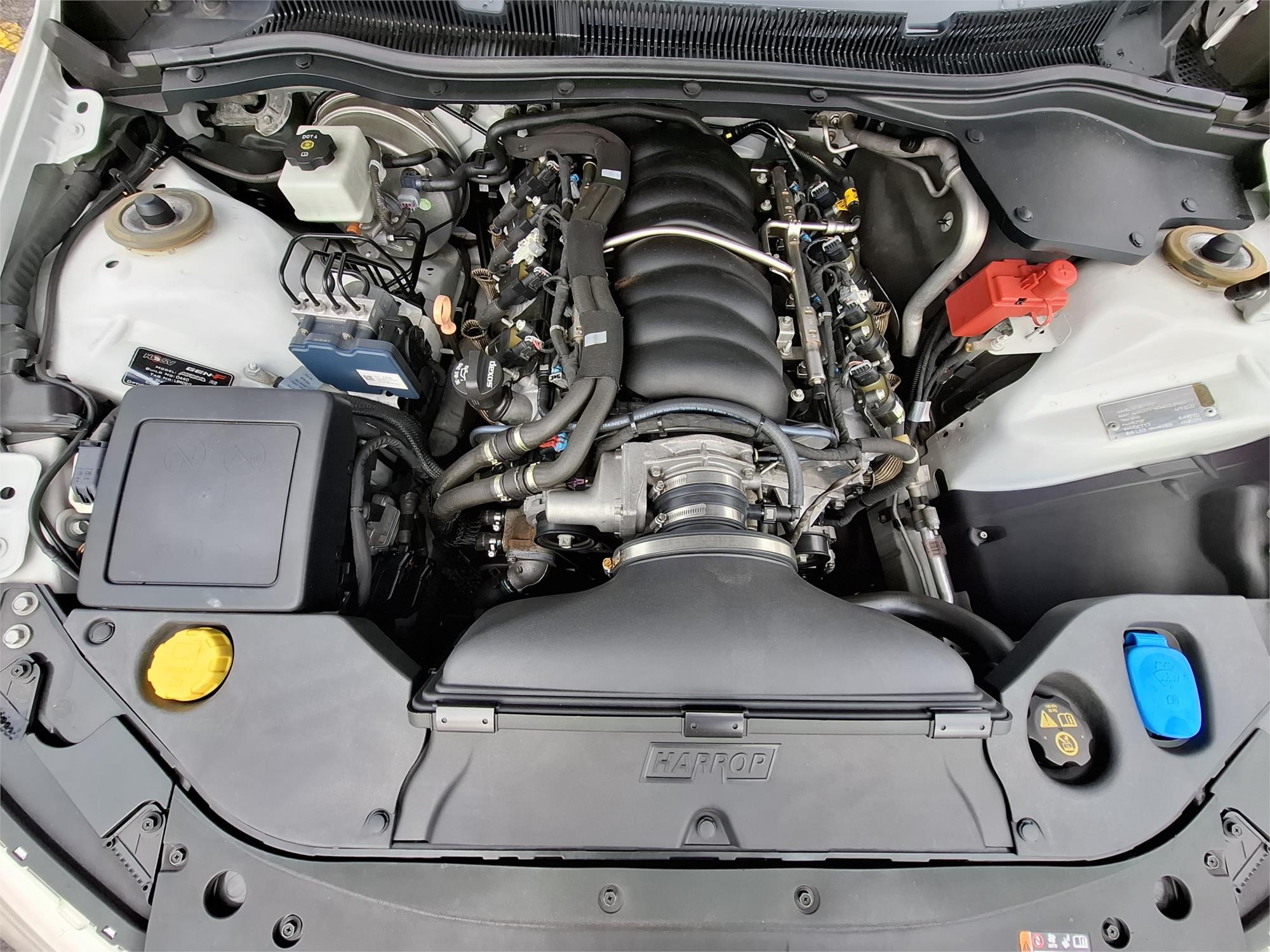 2013 HSV MALOO GEN F R8 6 SP MANUAL UTILITY