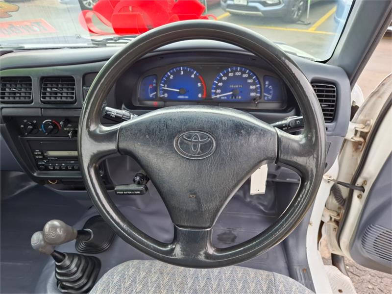 2004 TOYOTA HILUX KZN165R MANUAL CAB CHASSIS