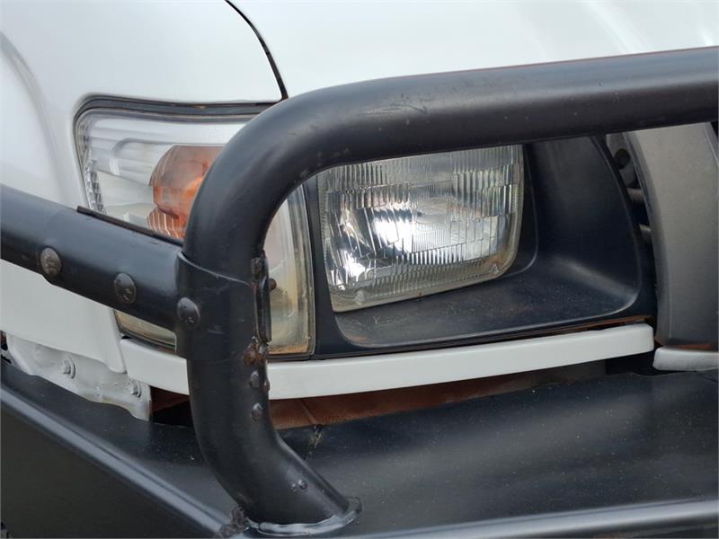 2004 TOYOTA HILUX KZN165R MANUAL CAB CHASSIS