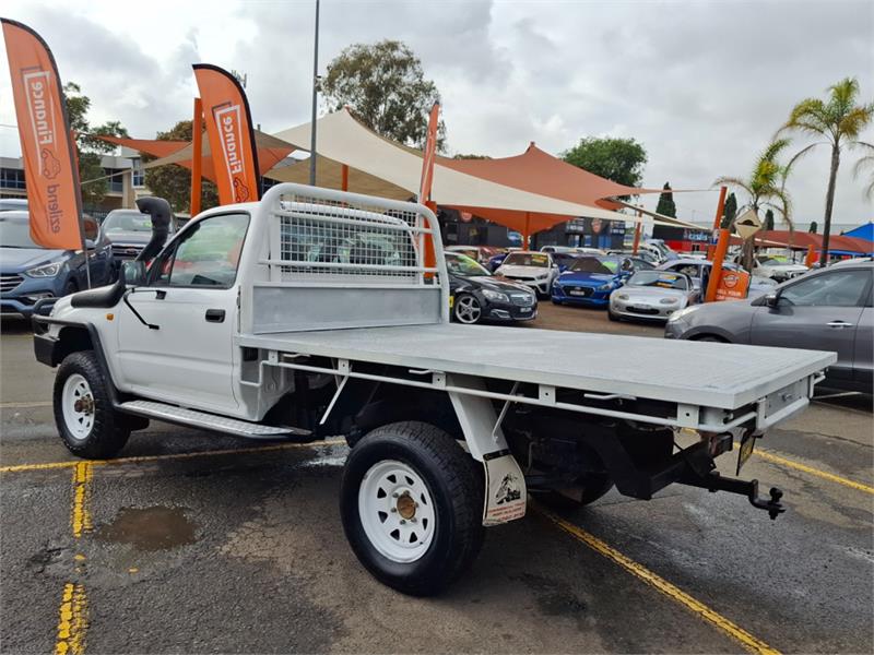 2004 TOYOTA HILUX KZN165R MANUAL CAB CHASSIS