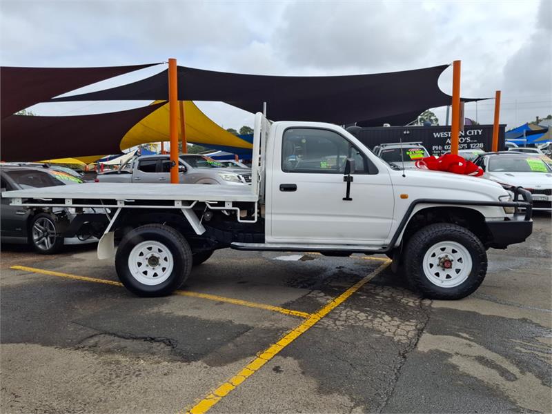 2004 TOYOTA HILUX KZN165R MANUAL CAB CHASSIS