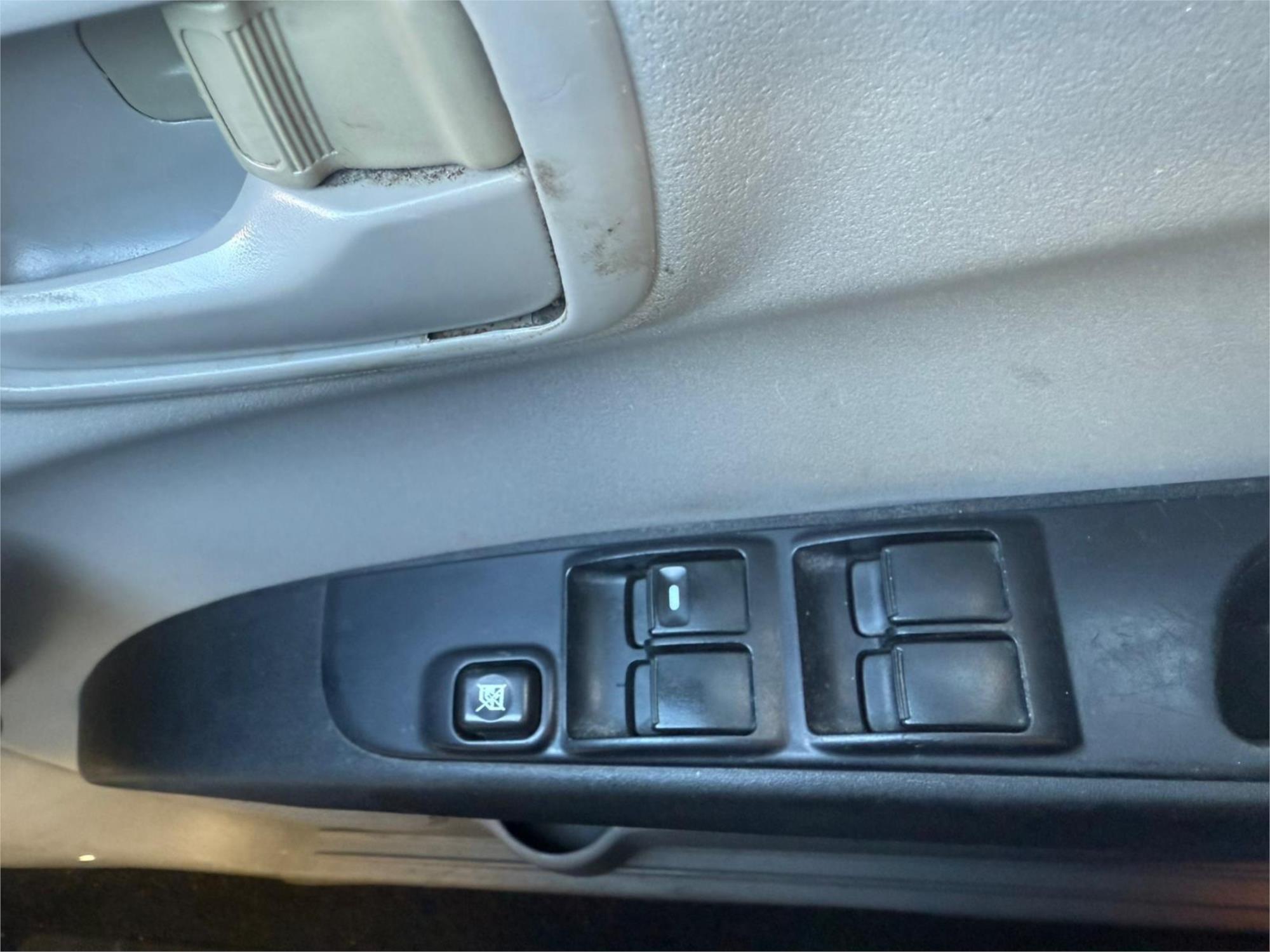 2010 MITSUBISHI TRITON MN GLX AUTOMATIC UTILITY