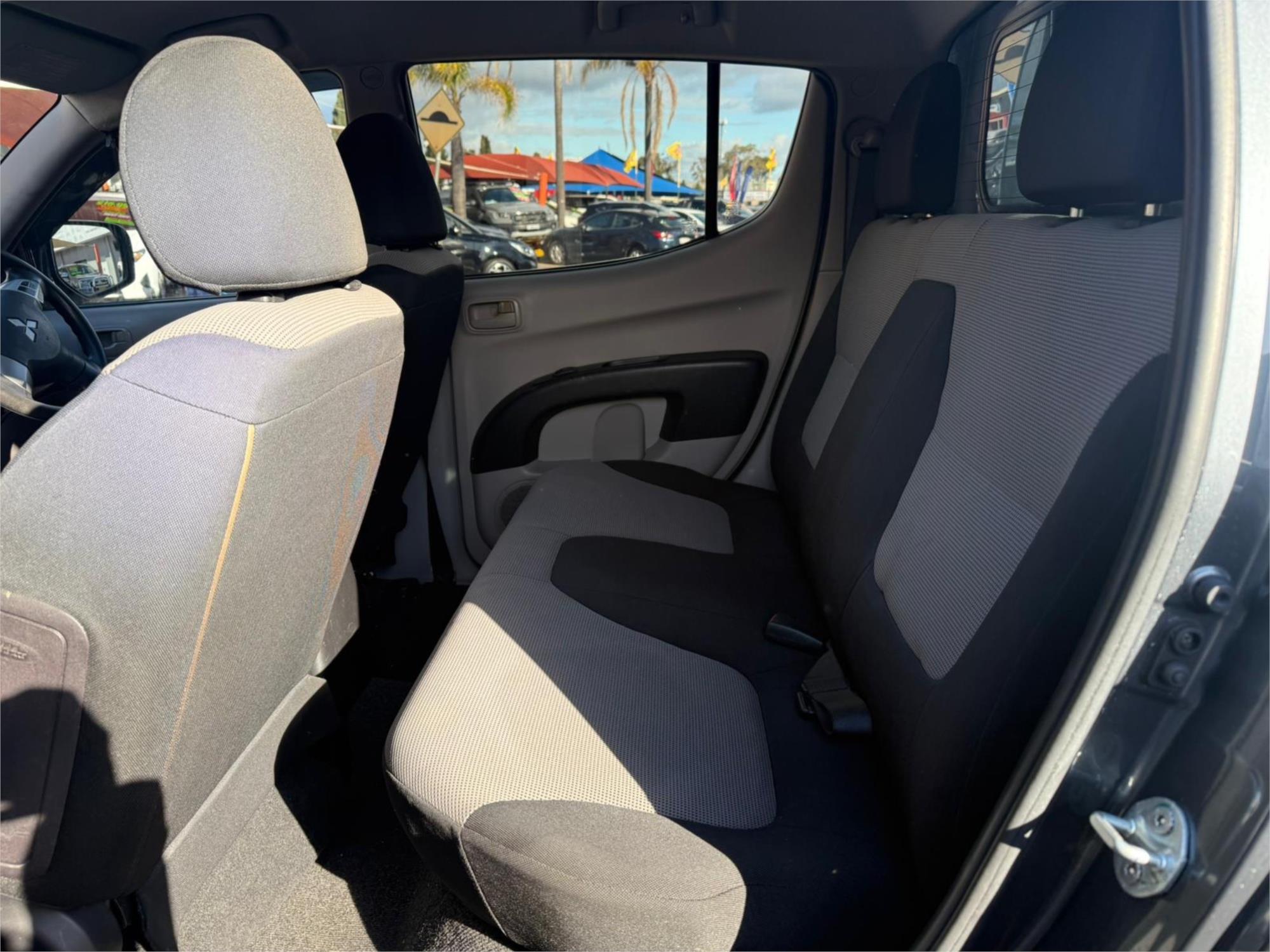 2010 MITSUBISHI TRITON MN GLX AUTOMATIC UTILITY