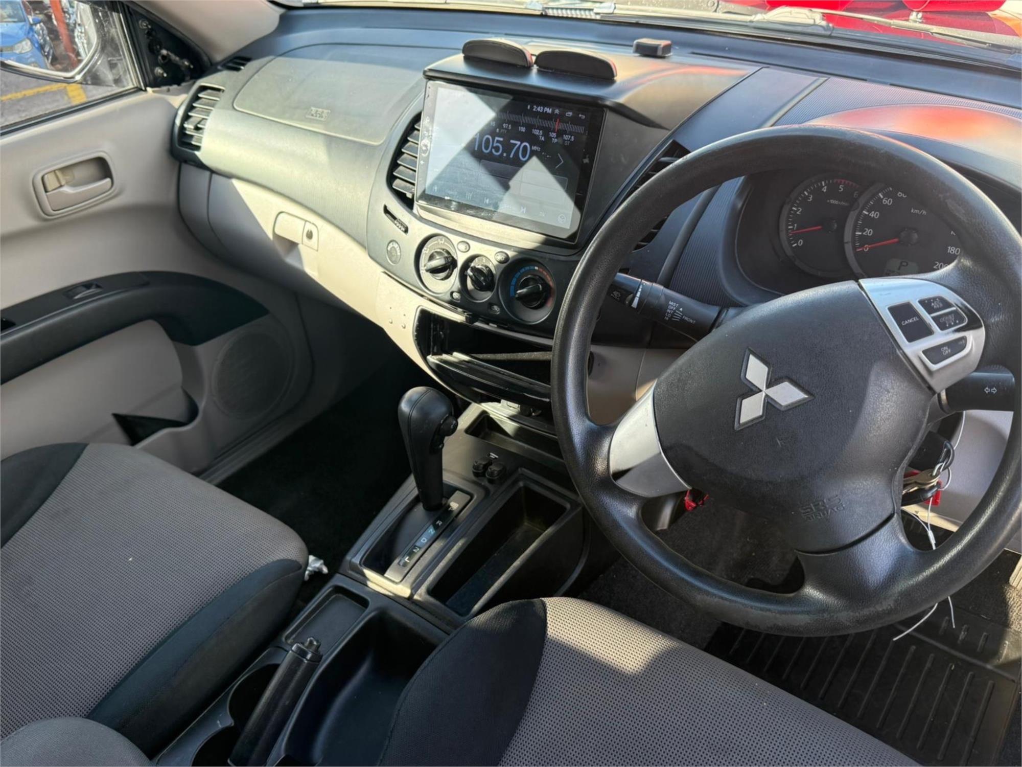2010 MITSUBISHI TRITON MN GLX AUTOMATIC UTILITY