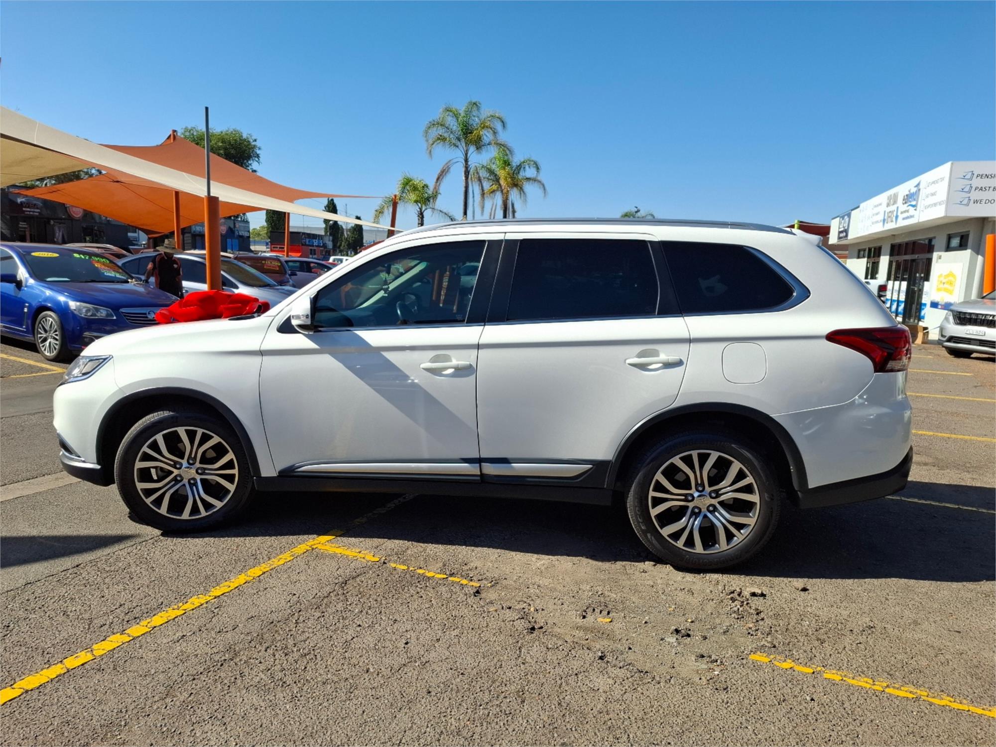 2016 MITSUBISHI OUTLANDER ZK MY16 LS (4x2) CONTINUOUS VARIABLE 4D WAGON