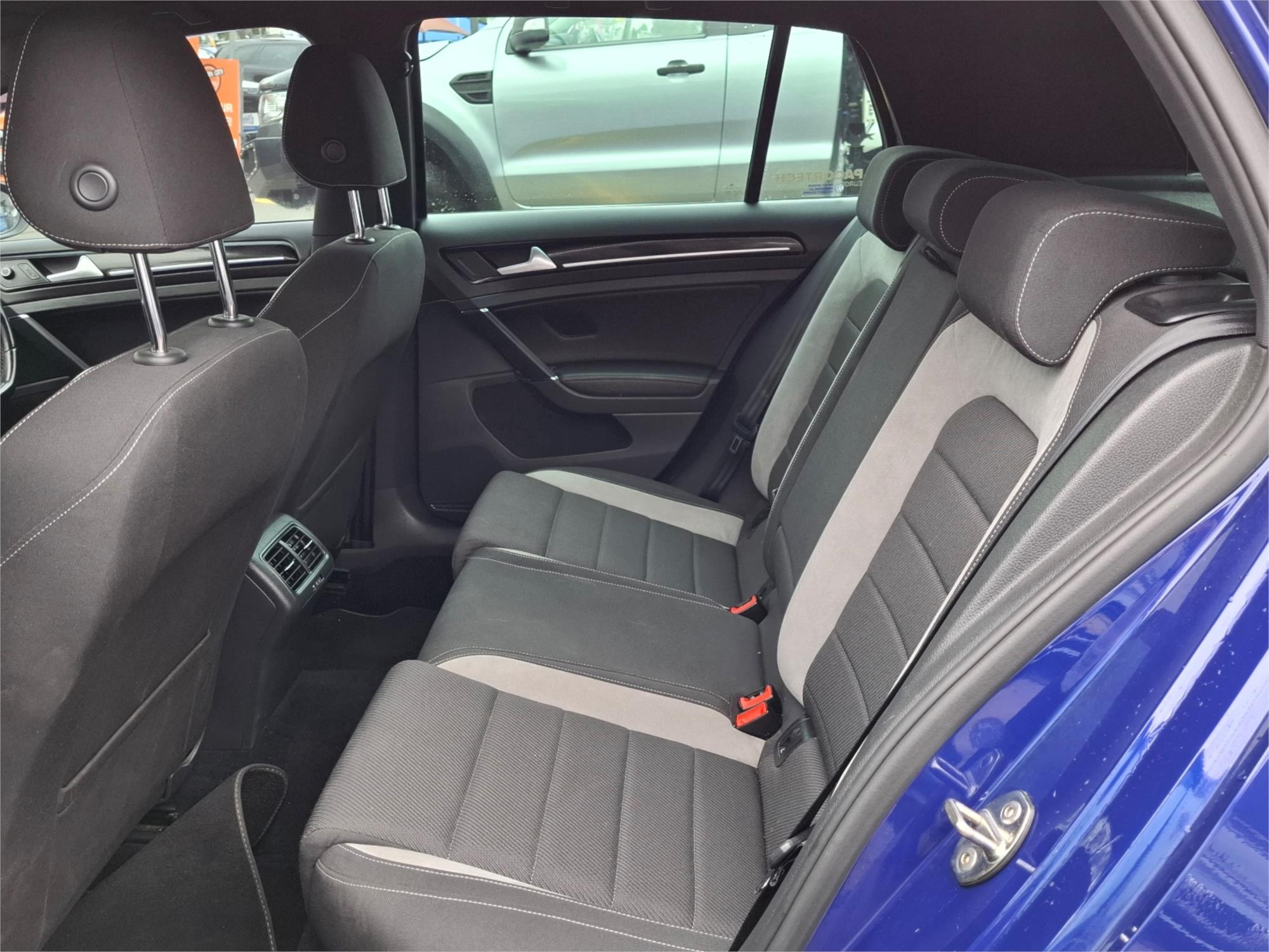 2015 VOLKSWAGEN GOLF AU MY15 R 6 SP MANUAL 5D HATCHBACK