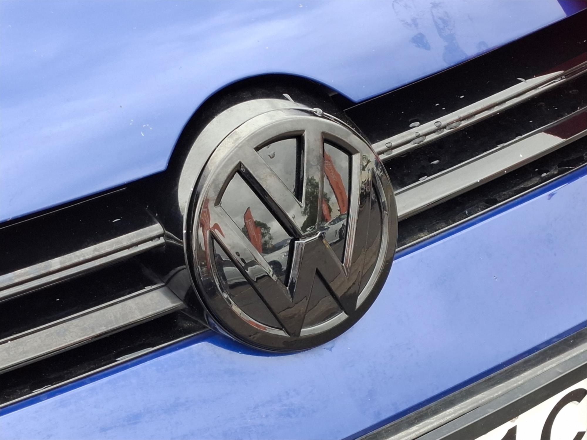 2015 VOLKSWAGEN GOLF AU MY15 R 6 SP MANUAL 5D HATCHBACK