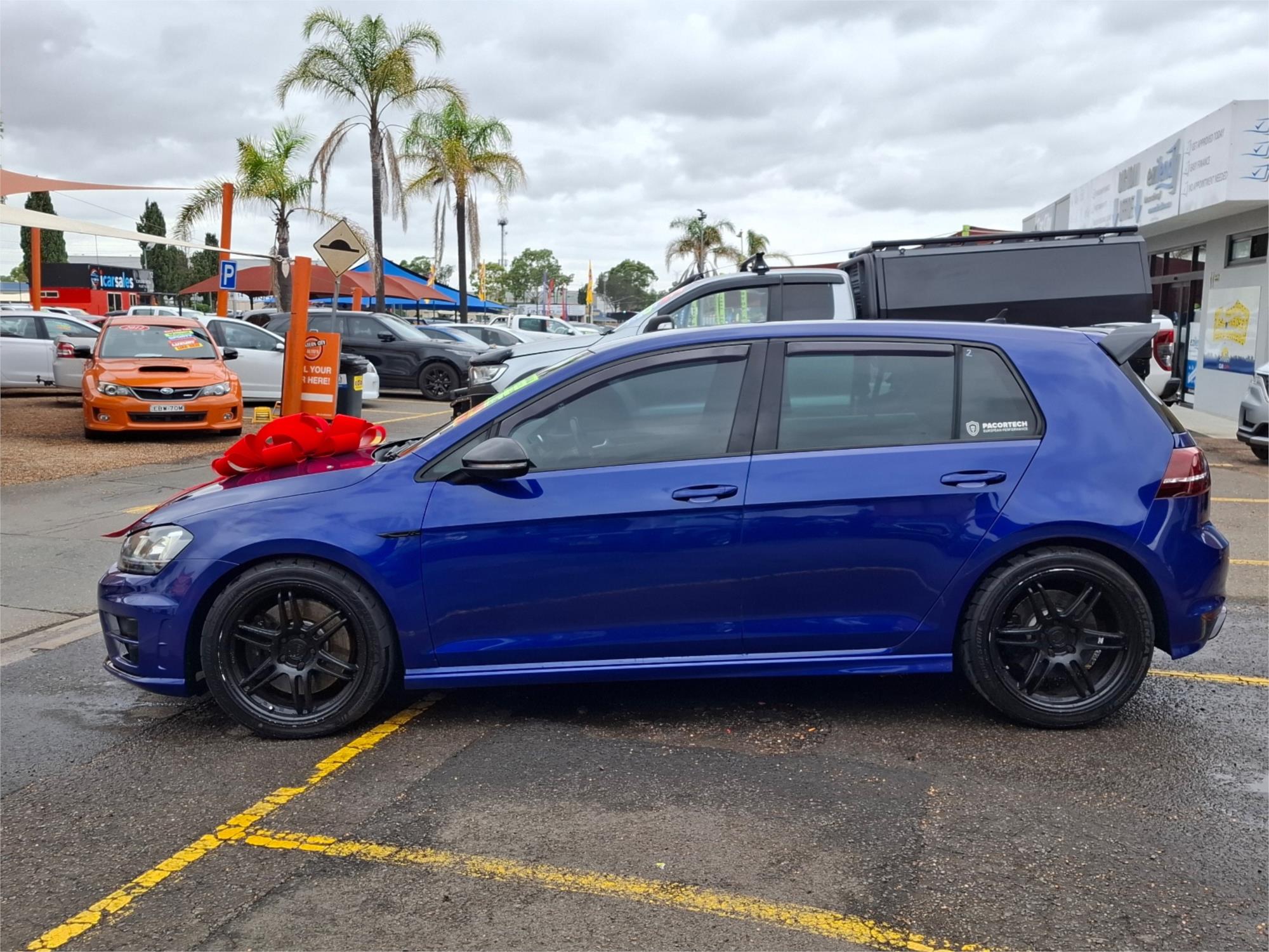 2015 VOLKSWAGEN GOLF AU MY15 R 6 SP MANUAL 5D HATCHBACK