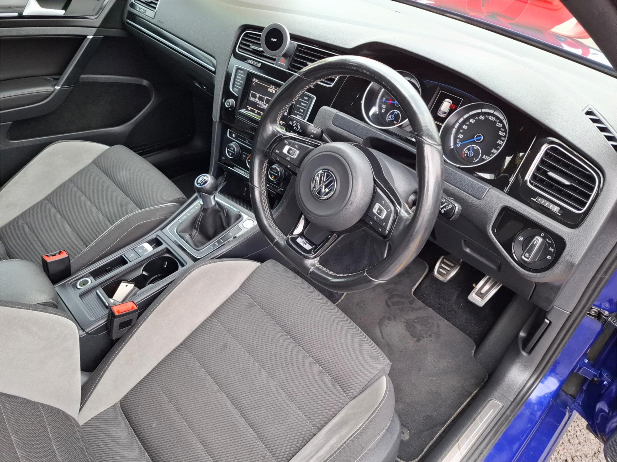 2015 VOLKSWAGEN GOLF AU MY15 R 6 SP MANUAL 5D HATCHBACK