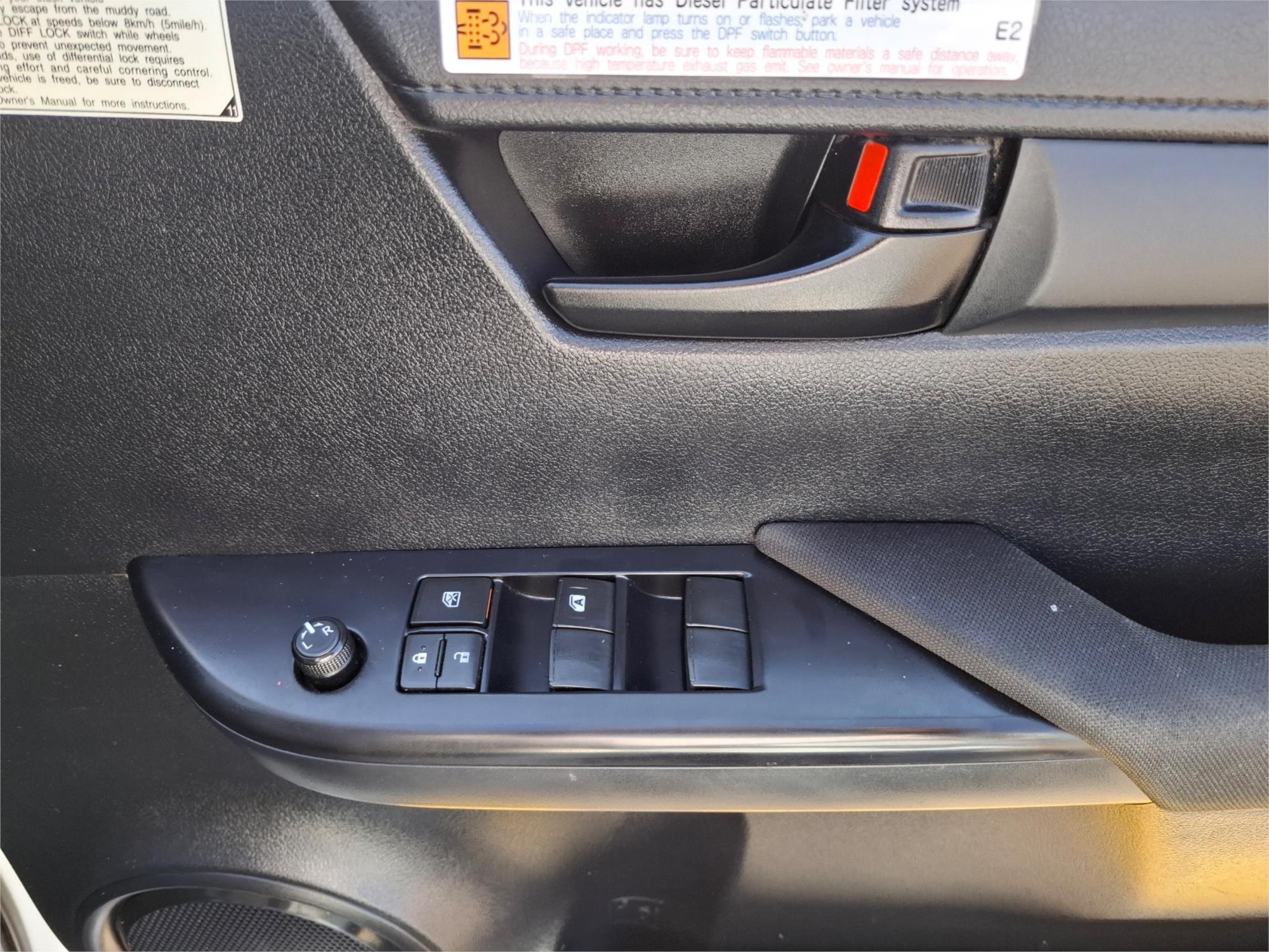 2018 TOYOTA HILUX GUN126R MY17 SR+ (4x4) 6 SP AUTOMATIC DUAL CAB UTILITY