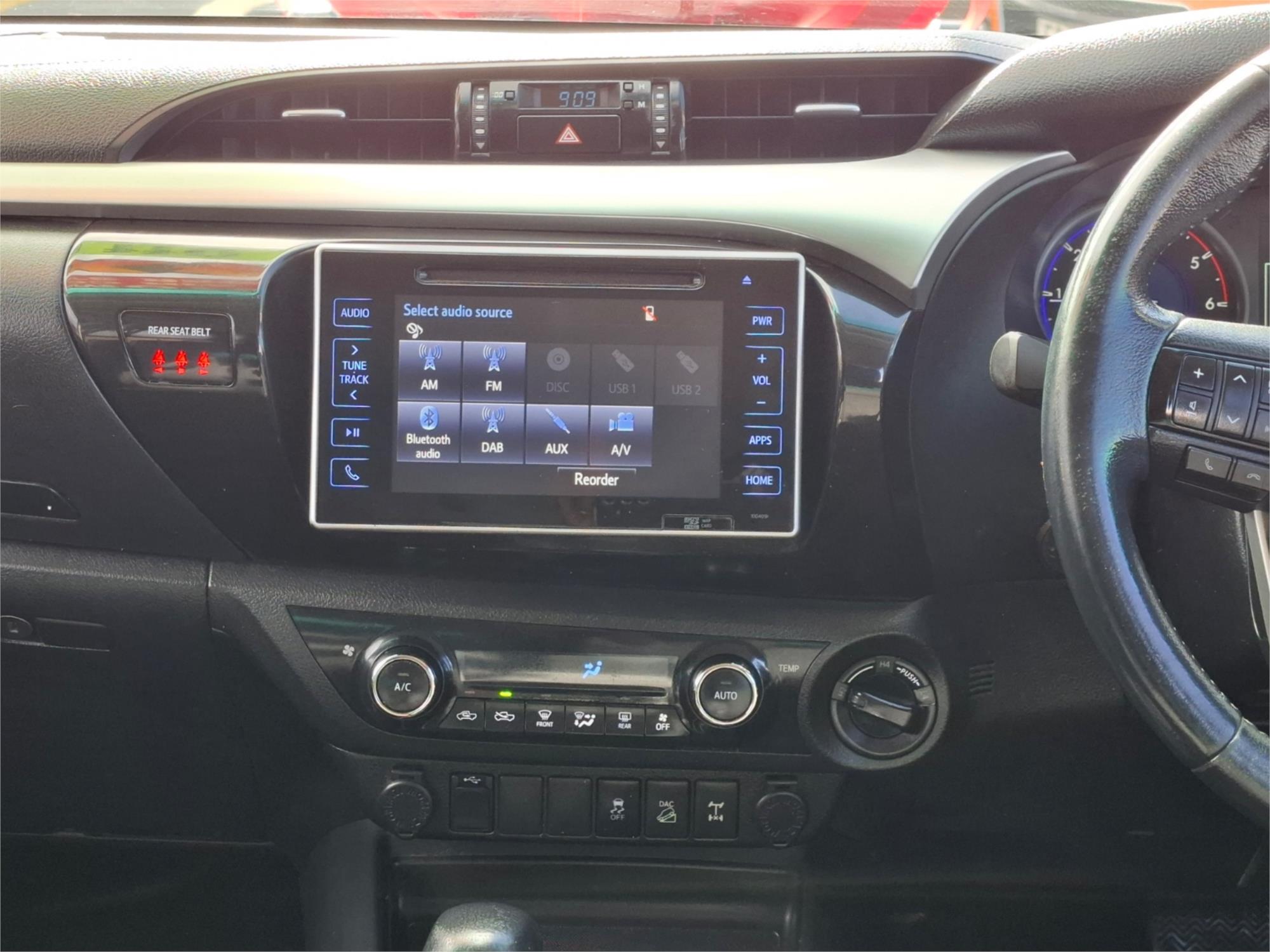 2016 TOYOTA HILUX GUN126R SR5 (4x4) 6 SP AUTOMATIC DUAL CAB UTILITY