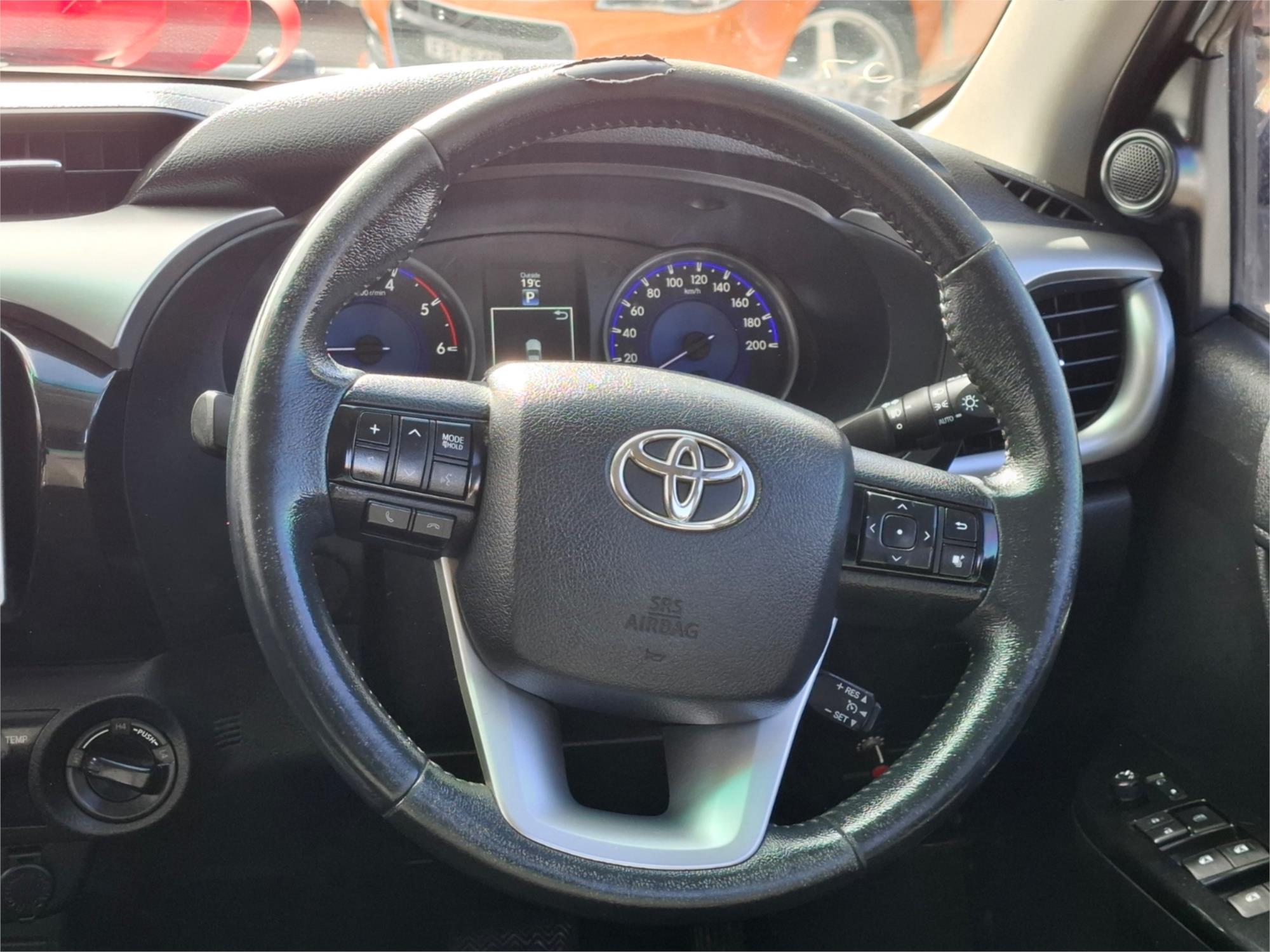 2016 TOYOTA HILUX GUN126R SR5 (4x4) 6 SP AUTOMATIC DUAL CAB UTILITY