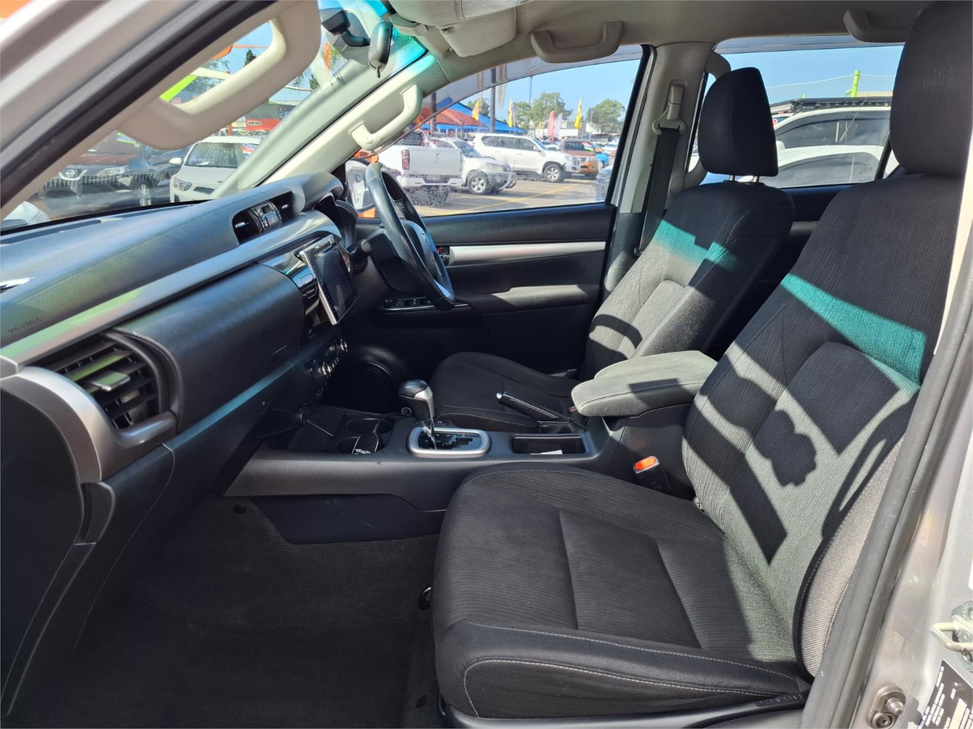 2016 TOYOTA HILUX GUN126R SR5 (4x4) 6 SP AUTOMATIC DUAL CAB UTILITY