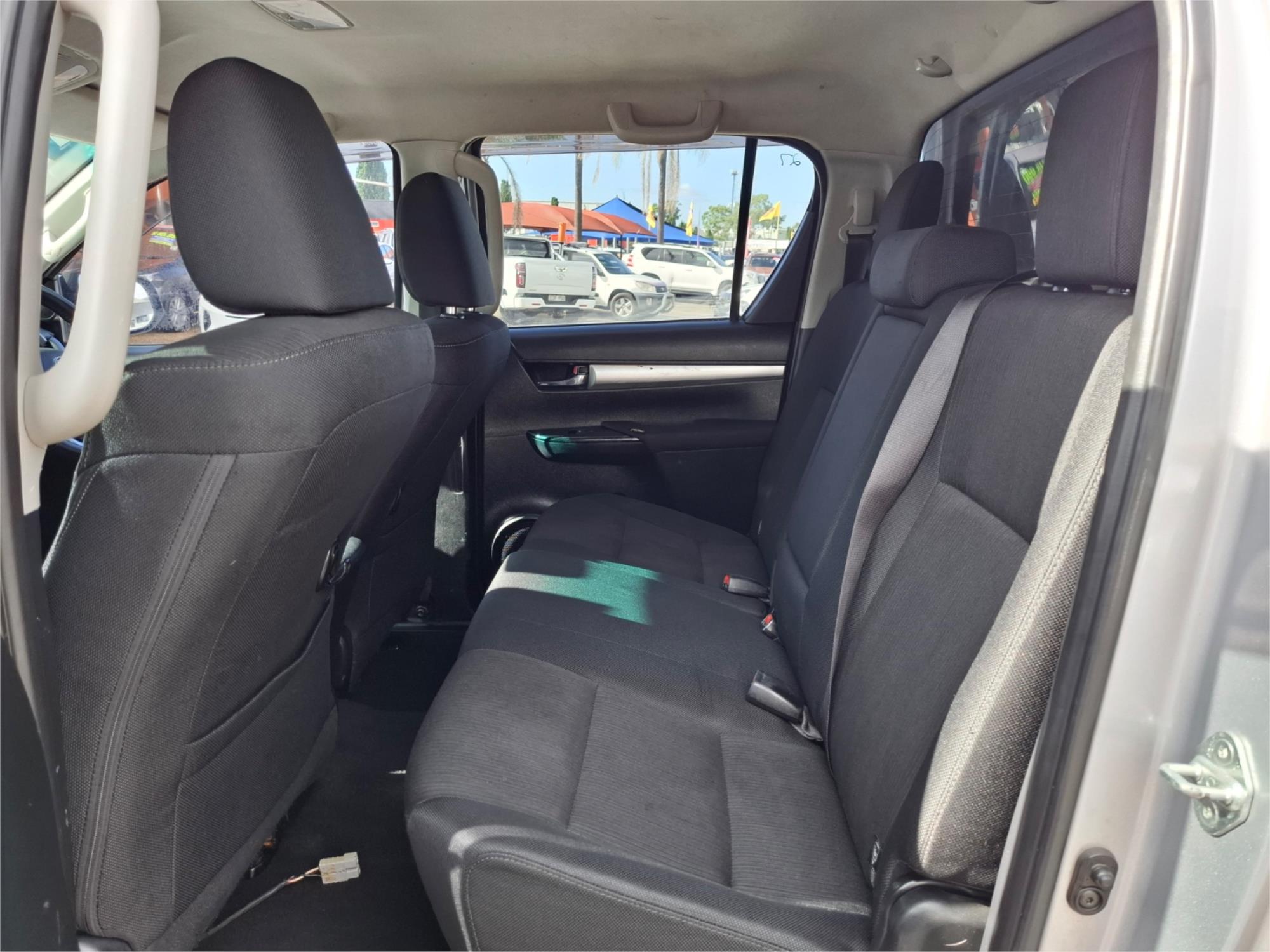 2016 TOYOTA HILUX GUN126R SR5 (4x4) 6 SP AUTOMATIC DUAL CAB UTILITY