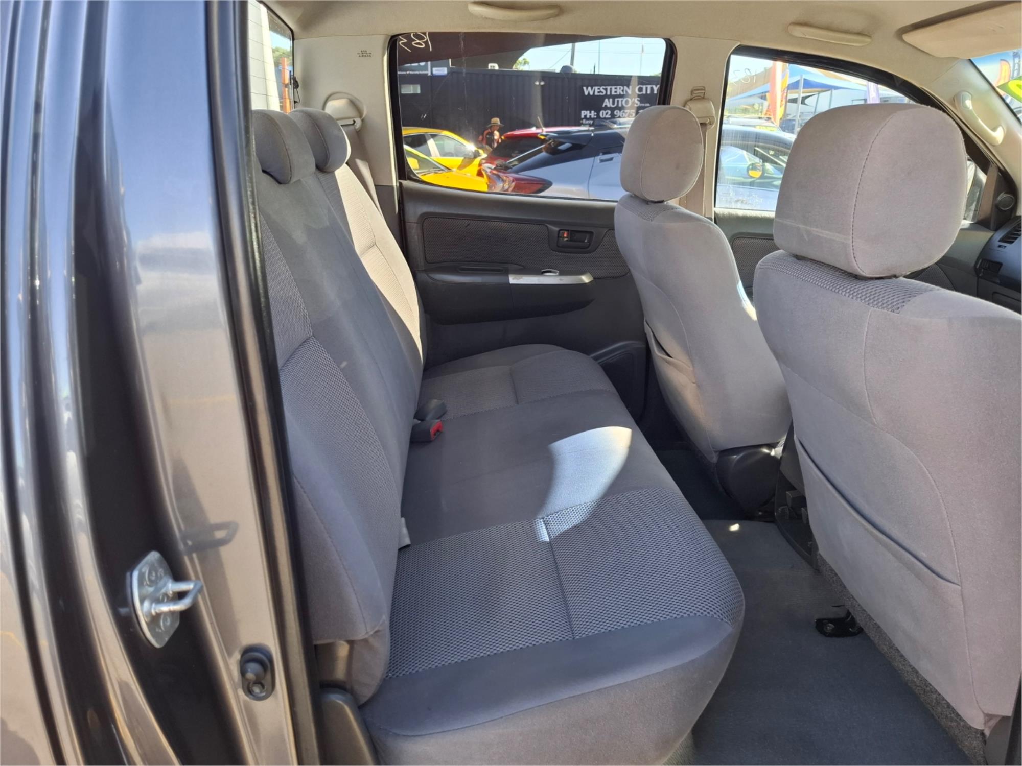 2011 TOYOTA HILUX GGN25R MY12 SR5 (4x4) 5 SP AUTOMATIC DUAL CAB P/UP