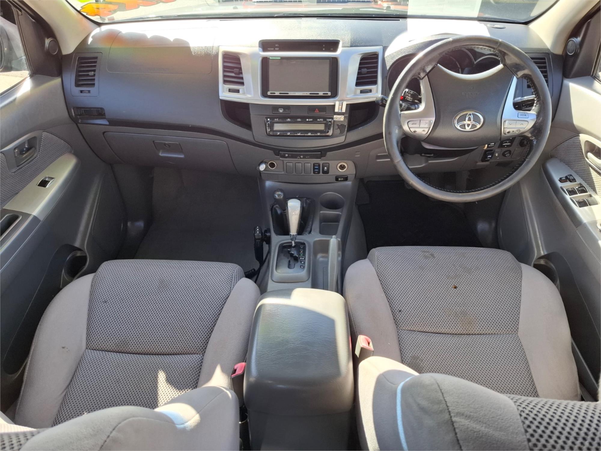 2011 TOYOTA HILUX GGN25R MY12 SR5 (4x4) 5 SP AUTOMATIC DUAL CAB P/UP