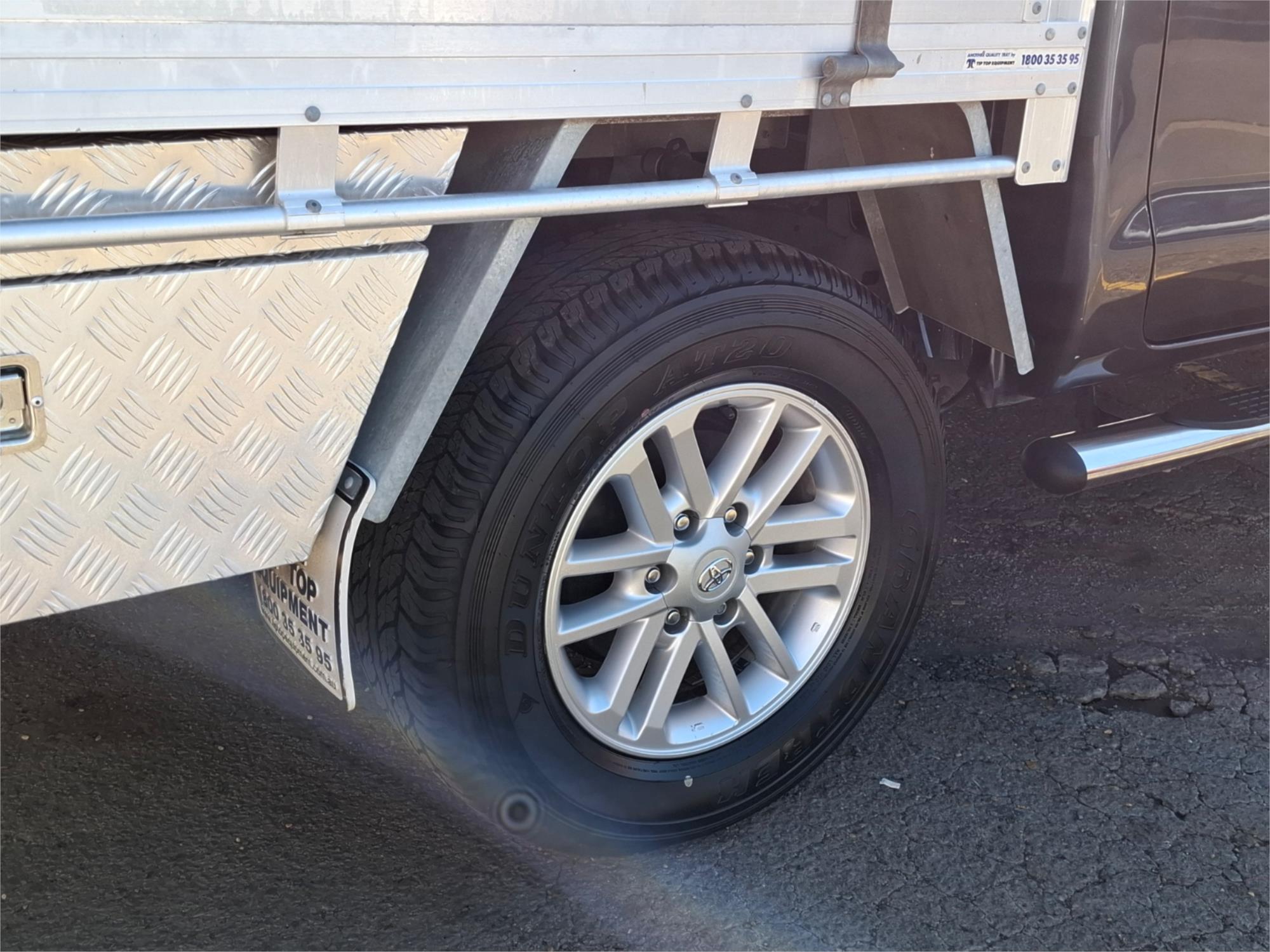 2011 TOYOTA HILUX GGN25R MY12 SR5 (4x4) 5 SP AUTOMATIC DUAL CAB P/UP