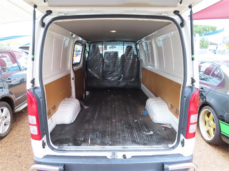 2007 TOYOTA HIACE KDH201R AUTOMATIC VAN