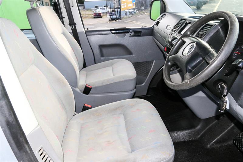 2006 VOLKSWAGEN TRANSPORTER T5 SPORTS AUTOMATIC VAN