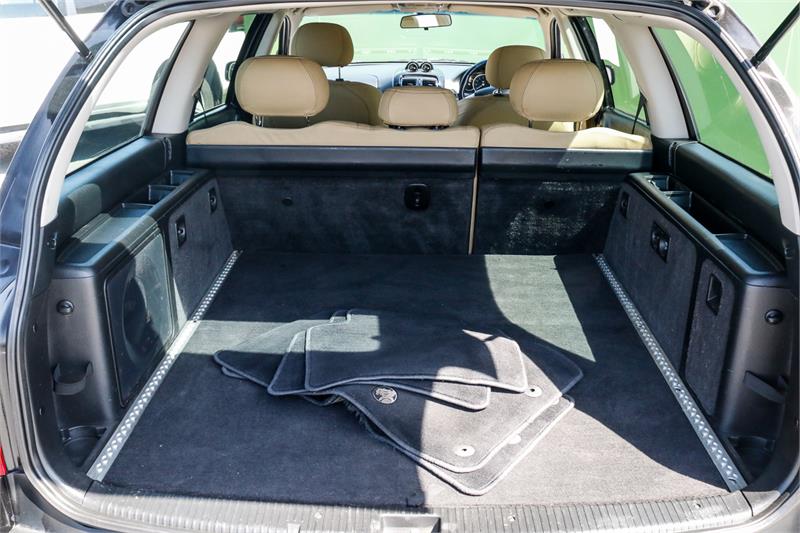 2006 HOLDEN ADVENTRA VZ AUTOMATIC WAGON