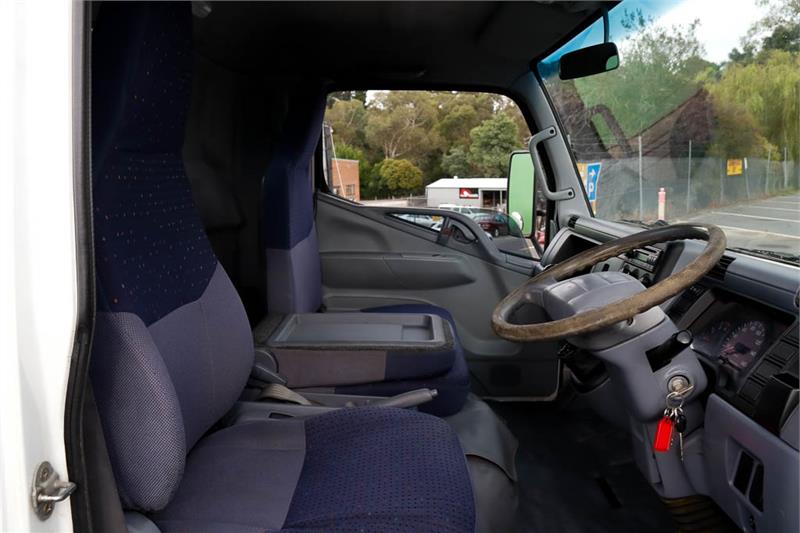 2005 MITSUBISHI CANTER FE83P TRAY