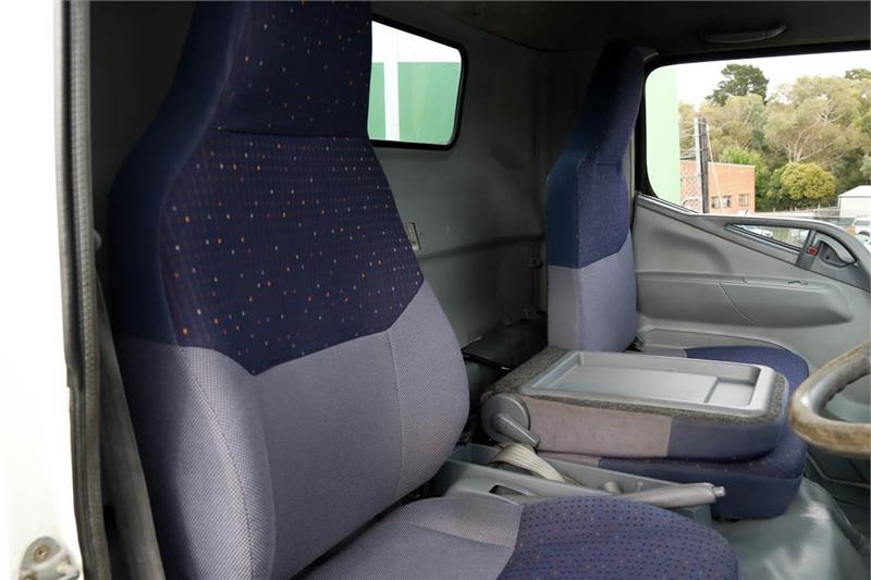 2005 MITSUBISHI CANTER FE83P TRAY