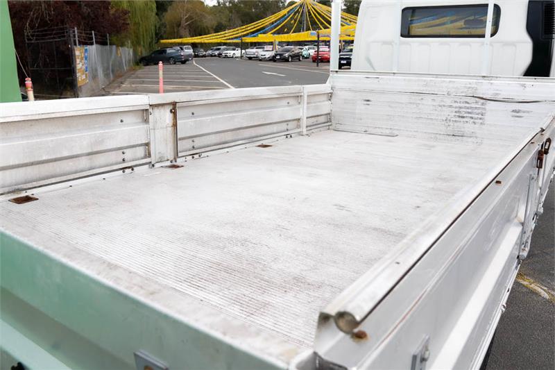 2005 MITSUBISHI CANTER FE83P TRAY