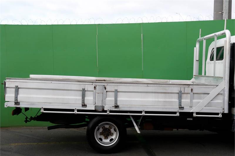 2005 MITSUBISHI CANTER FE83P TRAY