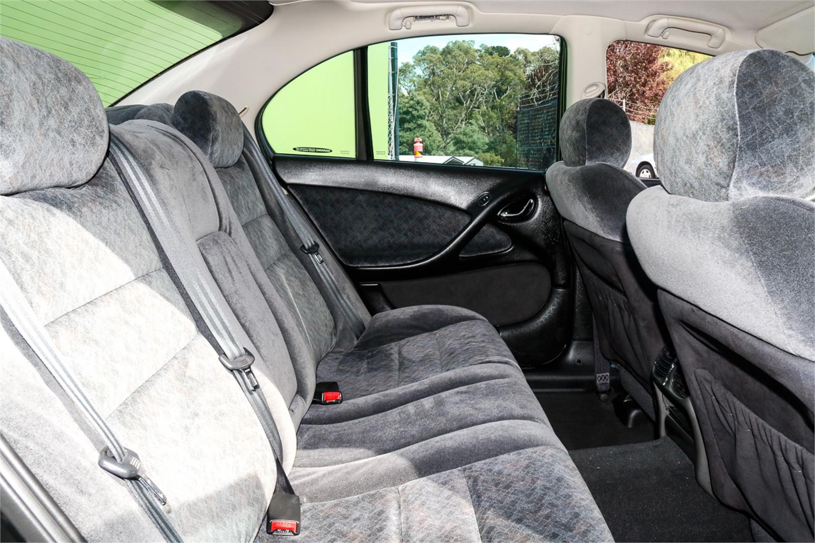 2002 HOLDEN CALAIS VX II AUTOMATIC SEDAN