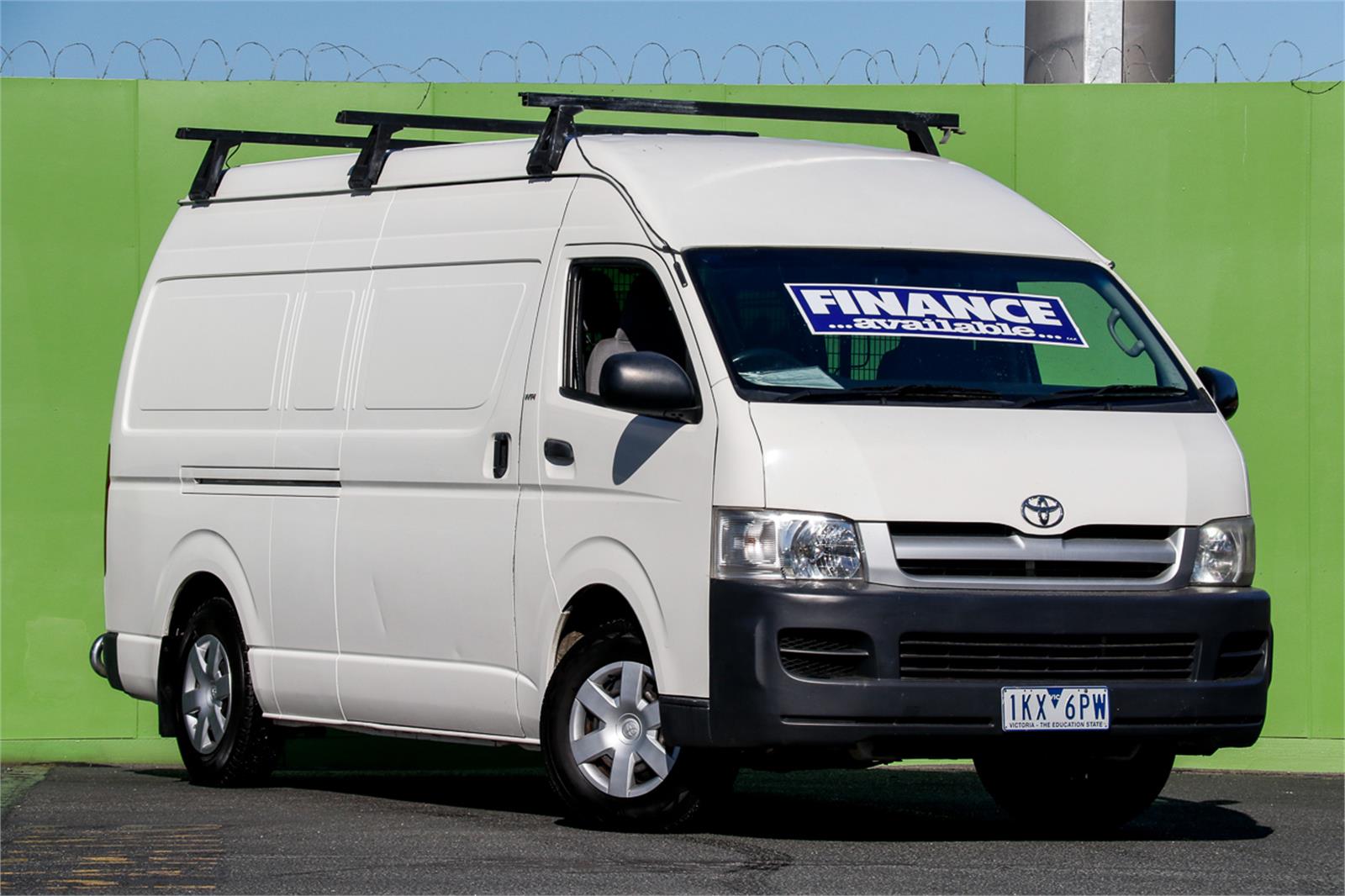 2005 TOYOTA HIACE TRH221R MANUAL VAN