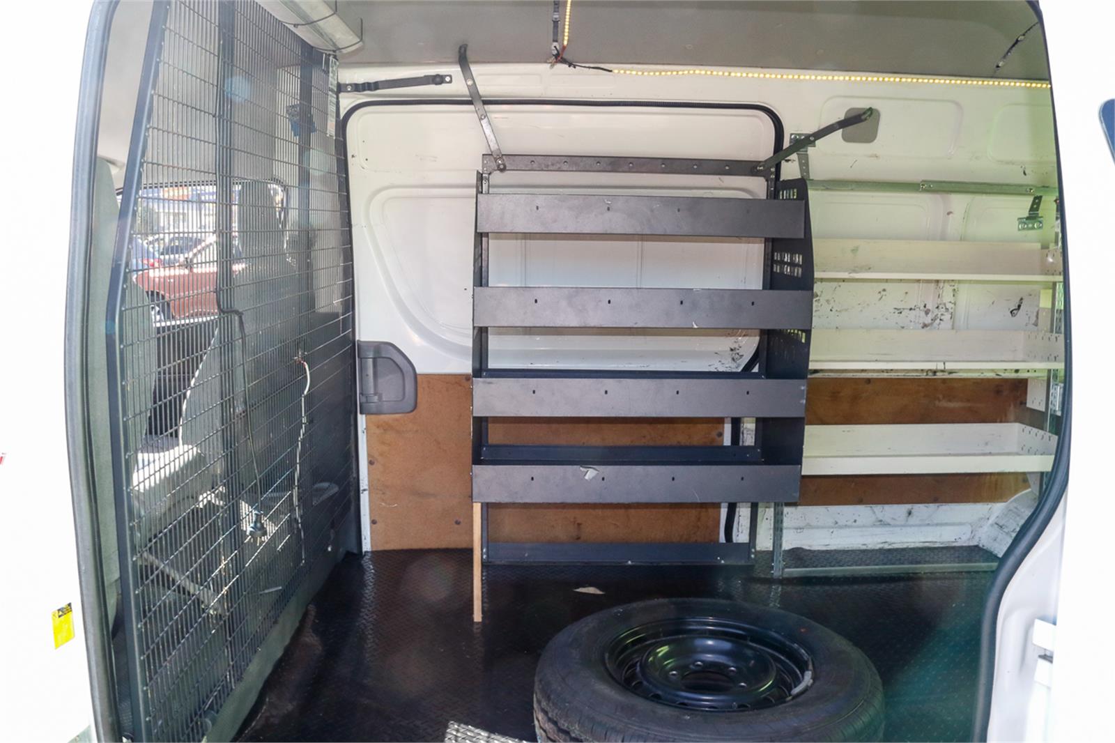 2005 TOYOTA HIACE TRH221R MANUAL VAN