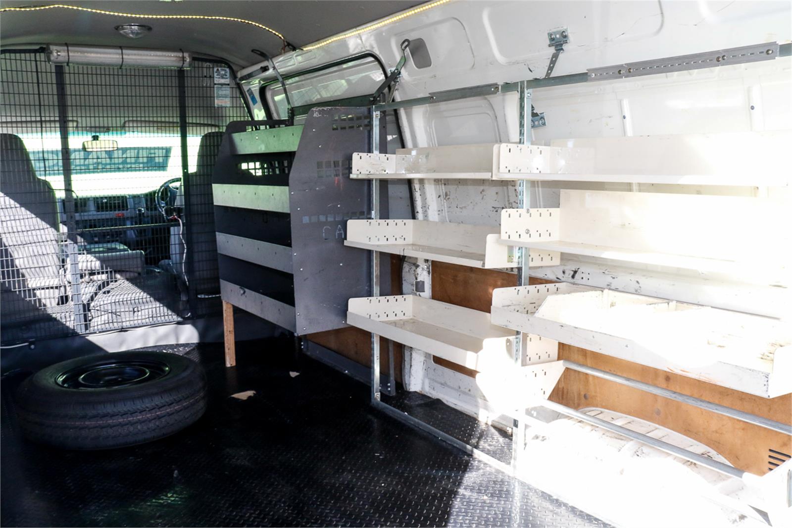 2005 TOYOTA HIACE TRH221R MANUAL VAN