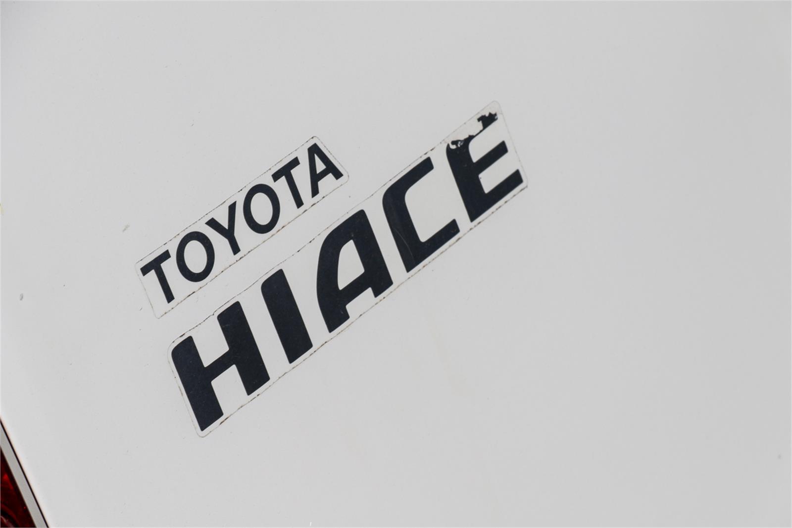 2005 TOYOTA HIACE TRH221R MANUAL VAN