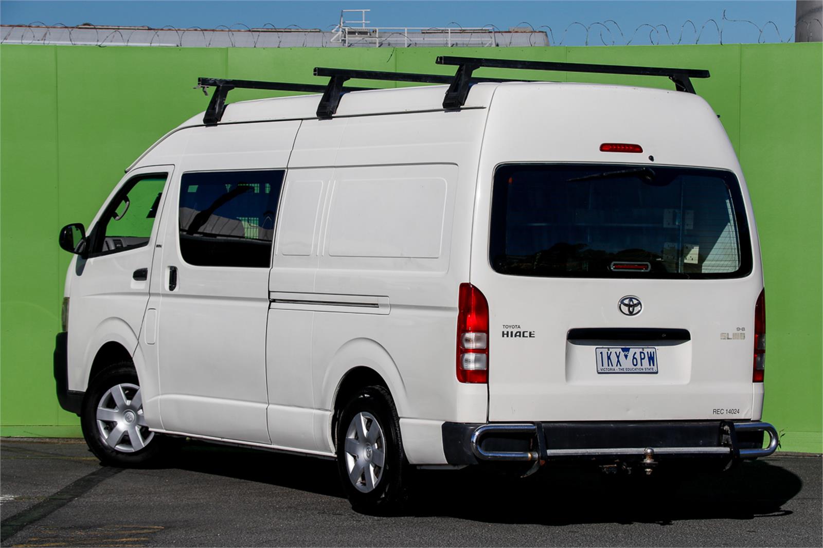 2005 TOYOTA HIACE TRH221R MANUAL VAN