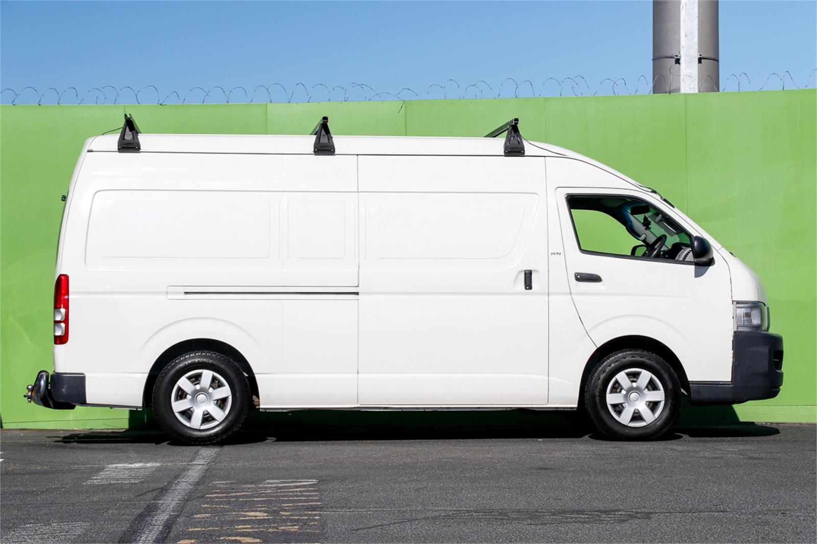 2005 TOYOTA HIACE TRH221R MANUAL VAN