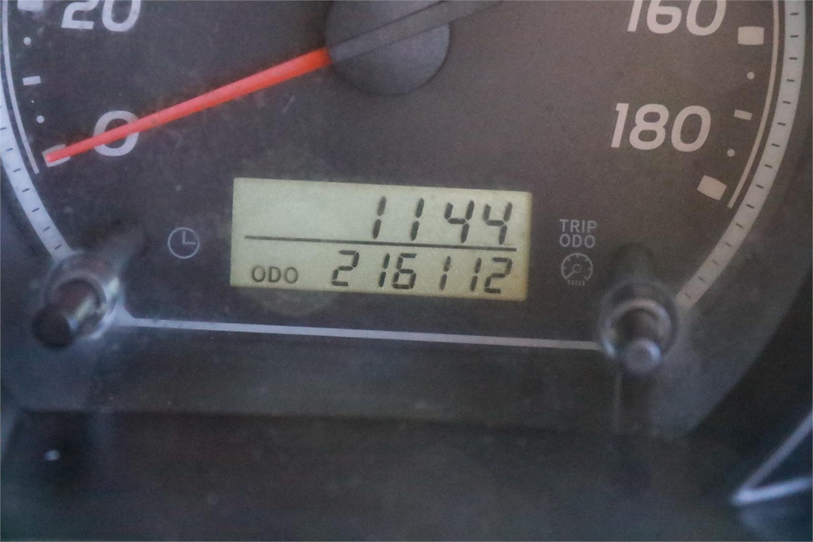 2005 TOYOTA HIACE TRH221R MANUAL VAN
